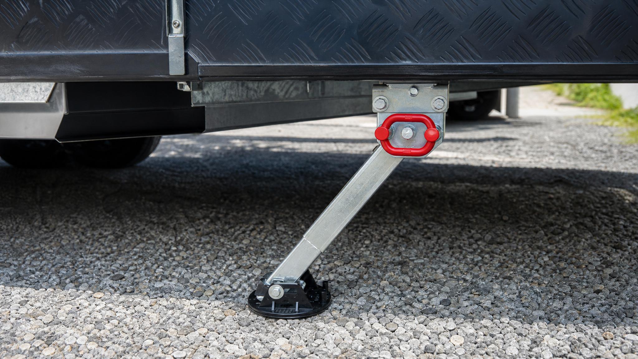 Caravan Stabiliser Legs, AL-KO, Wind Down Legs & Pads | CaravansPlus