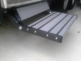 Photo by Evan From QLD. Mar 2024 - Dometic Manual Single Drop-Down Caravan Step - Aluminium / 550mm Overall Width / 225kg