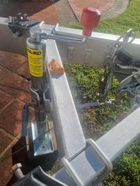 Photo by Jurgen From QLD. Jun 2024 - AL-KO Adjustable Top-Winding Stand with Clamp - Flat Base / 510-750mm