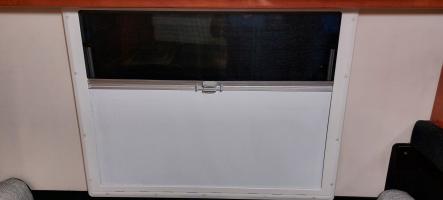 Photo by Gregory From QLD. Nov 2024 - Blind / Flyscreen Latch Set - Suits Dometic Seitz S4 Windows