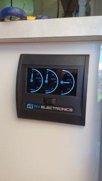 Photo by Malcolm. Jan 2025 - RV Electronics LCD Water Tank Level Indicator & Voltmeter - Dual Tank