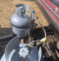 Photo by Lewis From NSW. Feb 2025 - Manual Dual-Cylinder Gas Changeover Valve - 2 x 1/4 inch Female Inverted-Flare Inlets / 1/4 inch Male NPT Outlet