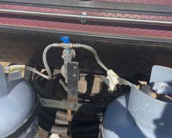 Photo by Lewis From NSW. Feb 2025 - Manual Dual-Cylinder Gas Changeover Valve - 2 x 1/4 inch Female Inverted-Flare Inlets / 1/4 inch Male NPT Outlet