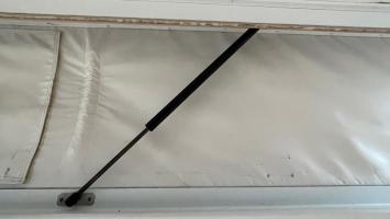 Photo by Benjamin From VIC. May 2025 - Stabilus Gas Strut - 825mm Extended / 471mm Compressed / 630N / 10mm Shaft