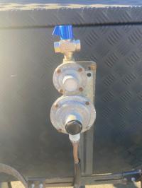 Photo by Bill From NSW. Jun 2025 - Manual Dual-Cylinder Gas Changeover Valve - 2 x 1/4 inch Female Inverted-Flare Inlets / 1/4 inch Male NPT Outlet