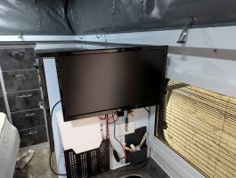 Photo by David From NSW. Nov 2025 - Majestic Android Smart TV - 19 inch - DVD & Chromecast - 12V / 24V / 240V