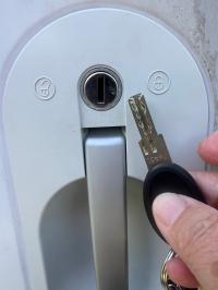 Photo by Brett From QLD. Nov 2025 - Lock Barrel & 2 Keys - Suits Dometic CaraD Main Entrance Doors & Seitz SK4 / SK5 Access Doors