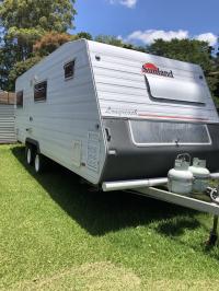 Photo by Buzz From NSW. Dec 2025 - Towel Rail Centre Pillar - Chrome - Suits 19mm Rails