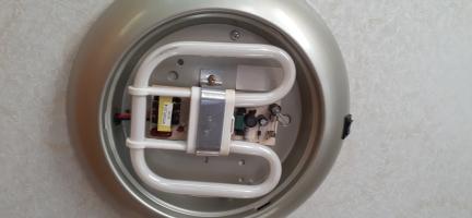 Photo by David From TAS. I had to do some modifications to the old Fluorescent base as it was an older unit. Feb 2026 - D-Type LED Fluorescent Tube Replacement Board - 12V / 8.5W / 630lm / Cool White