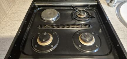 Photo by Simone From VIC. Apr 2026 - Pan Support Grommet - 16 Pack - Suits Smev 2 / 3 Burner Cooktops
