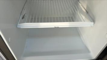Photo by Craig From VIC. Apr 2026 - Shelf Food Retainer - Suits Thetford T2175 Fridges