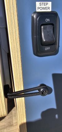 Photo by Gary Morante From NSW. Jun 2026 - Shock Cord Knob - Single - Suits Ford Utes