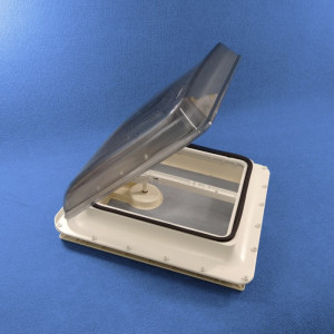 Fiamma Vent 40 Roof Vent - Crystal / 390 x 390mm Cut-Out