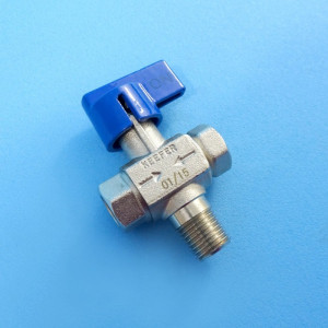 Manual Dual-Cylinder Gas Changeover Valve - 2 x 1/4 inch Female Inverted-Flare Inlets / 1/4 inch...