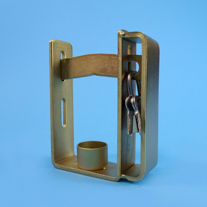 Ark Trailer Coupling Lock W Padlock CaravansPlus