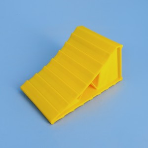 Camco Wheel Chock - Each
